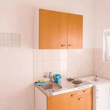 Apartmetns Franka Saplunara-one-bedroom With Terrace And Sea View No2 Saplunara