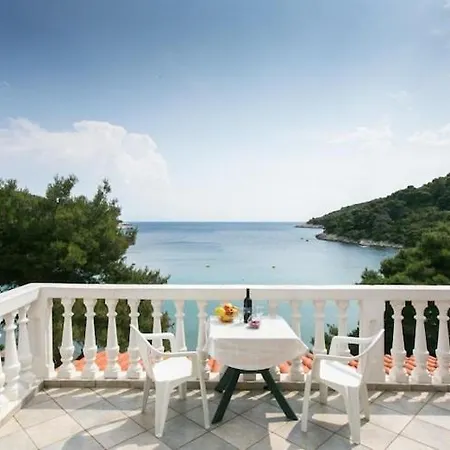 Apartament Apartmetns Franka Saplunara-one-bedroom With Terrace And Sea View No2